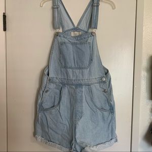 Overall shorts